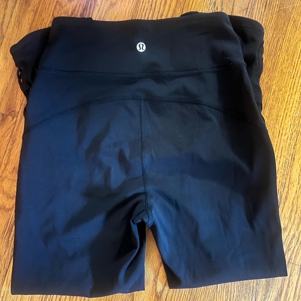 Lululemon Tied To It Crop 21" - Picture 2 of 7